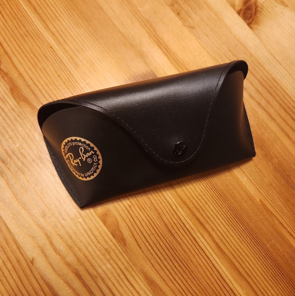 Ray-Ban Case